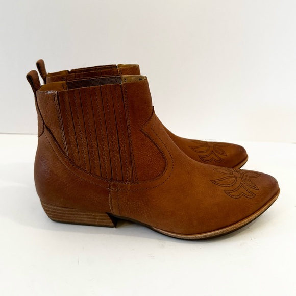Kork-Ease Prairie Western Leather Booties - Picture 2 of 13